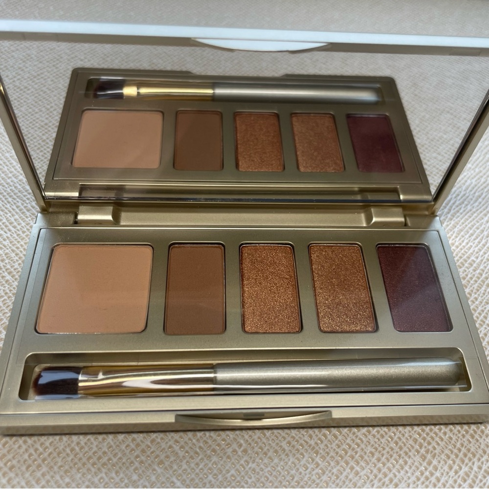 Brand new eyeshadow palette
